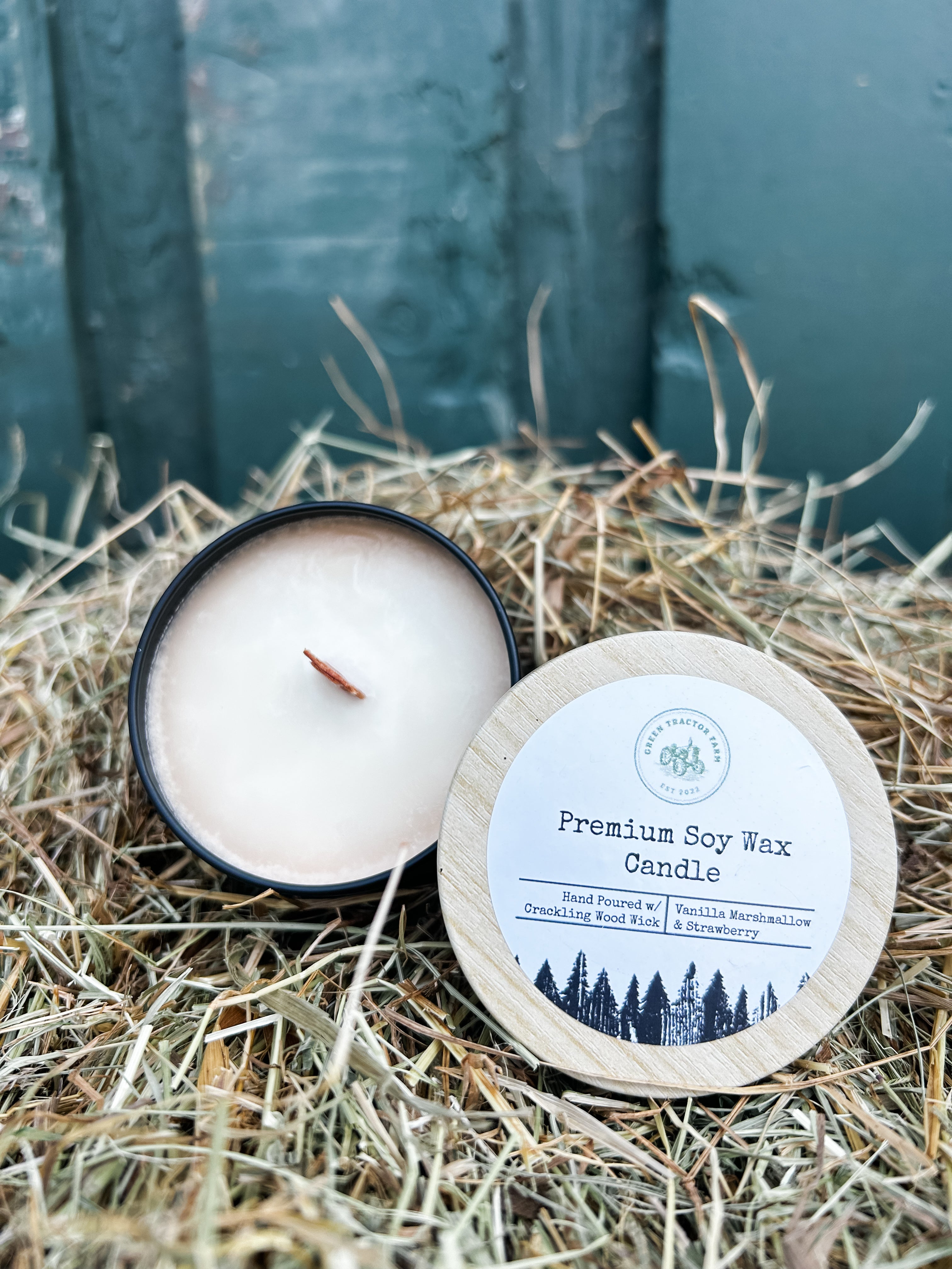 4 oz Premium Soy Wax Candle with Crackling Wood Wick - Vanilla Marshmallow & Strawberry