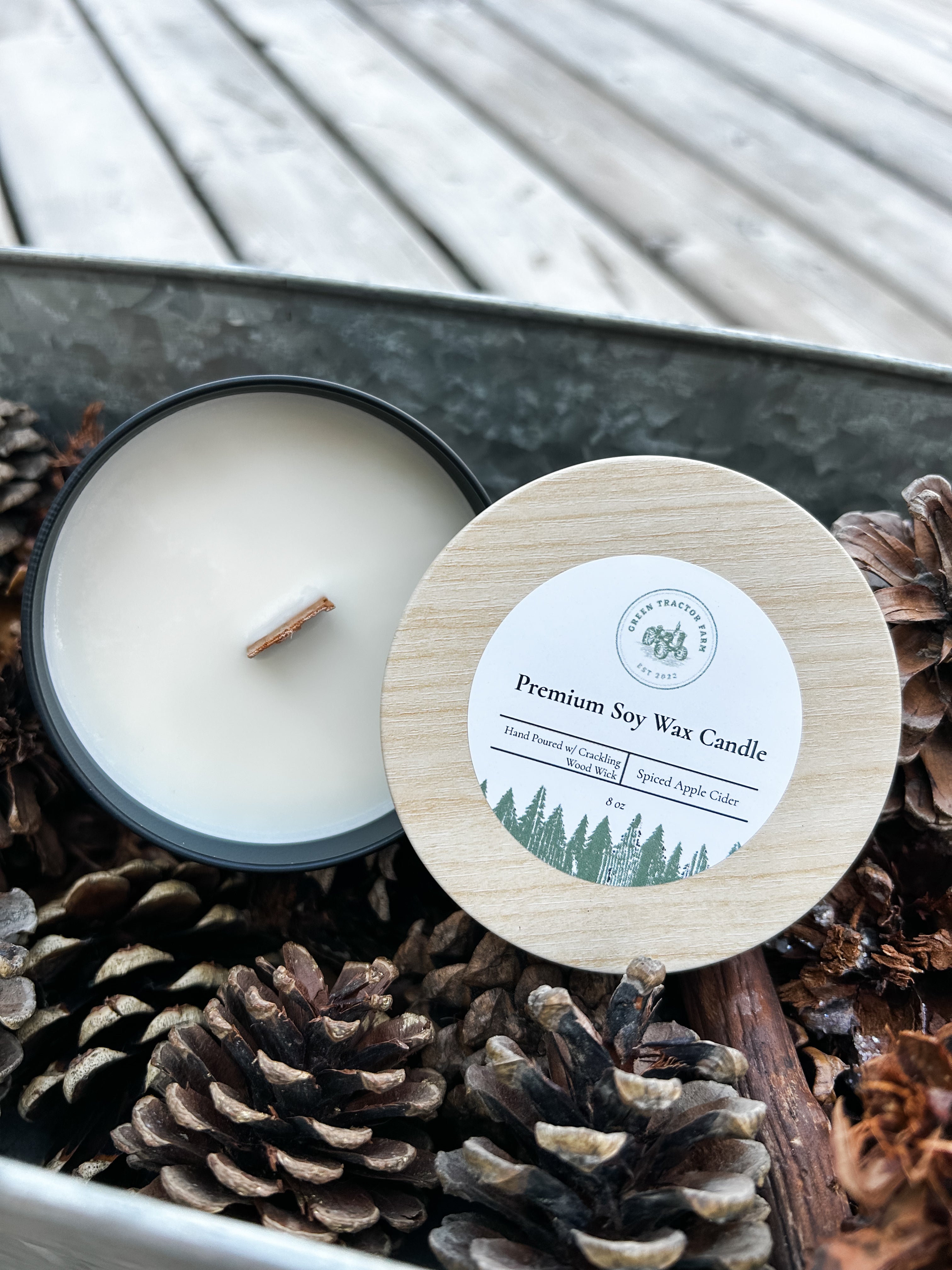 8 oz Premium Soy Wax Candle with Crackling Wood Wick - Spiced Apple Cider